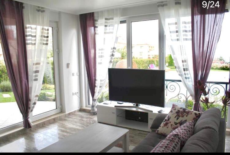 Apartments In Complex Sunny Island Deluxe チェルノモレツ エクステリア 写真