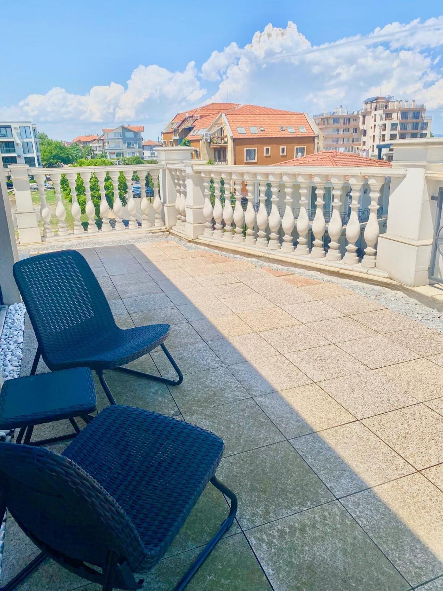 Apartments In Complex Sunny Island Deluxe チェルノモレツ エクステリア 写真